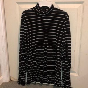 3/$20 ❤️ Black and white striped Zara long sleeve